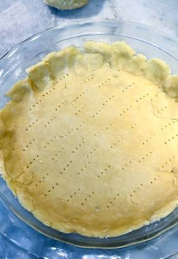 The Easiest Homemade Crispy Pie Crust Recipe