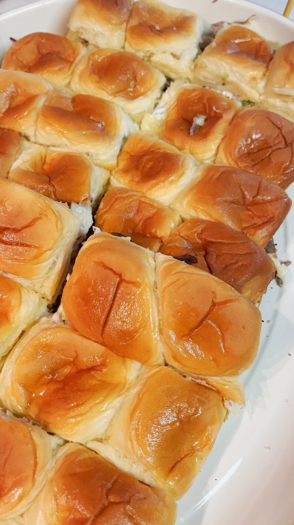 These sliders were so delicious and incredibly easy to make. They were perfect for my 1 yr old birthday party!! Thank you to @healthylittlepeach for the recipe! I decided to switch up on the meat and used roast beef and turkey! Came out so delicious!!  #sliders #reels #reelsrecipe #partyfood #appetizers #appetizer #recipeshare #easyrecipes #sandwiches #sandwich #foodie